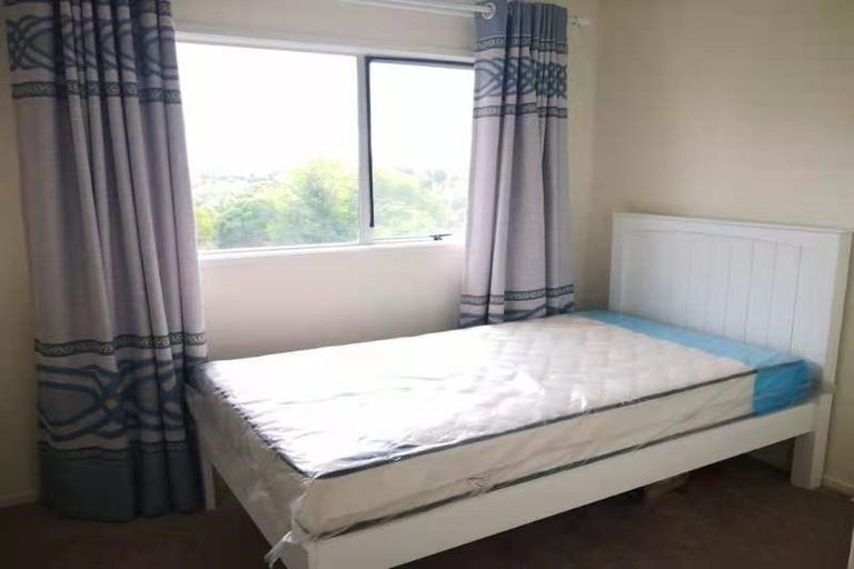 Photo of property in 129 Oaktree Avenue, Browns Bay, Auckland, 0630