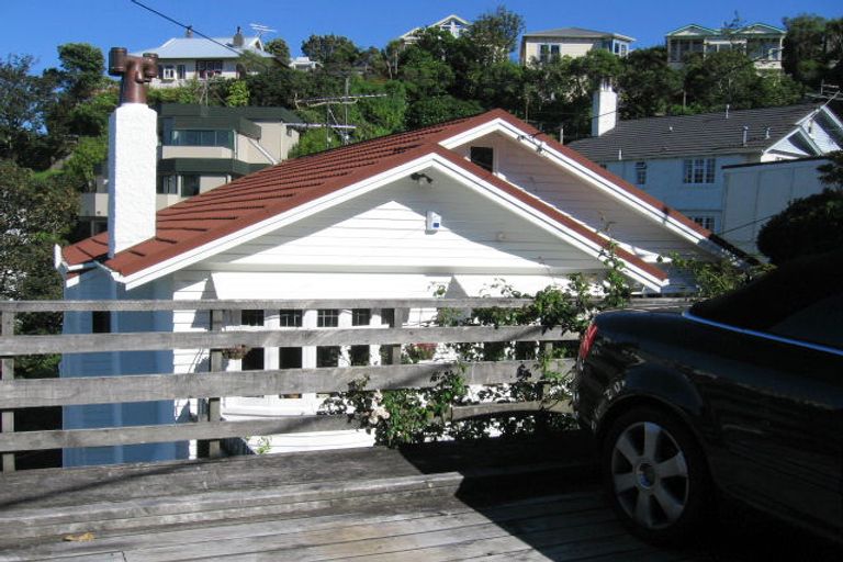 Photo of property in 141 Kelburn Parade, Kelburn, Wellington, 6012