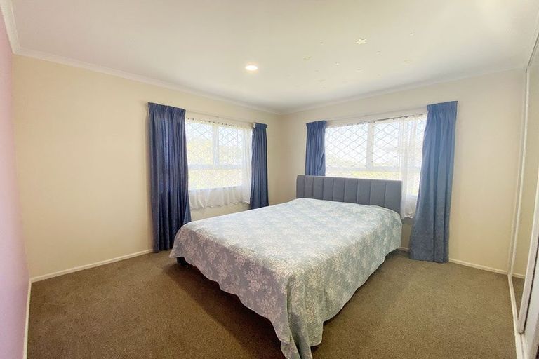 Photo of property in 12 Pistachio Place, Goodwood Heights, Auckland, 2105