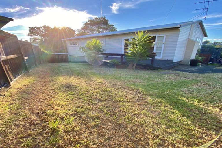 Photo of property in 14 Lanigan Street, Birkdale, Auckland, 0626