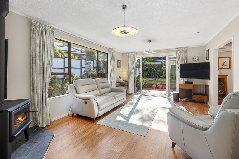 Photo of property in 3 Achilles Close, Tawa, Wellington, 5028