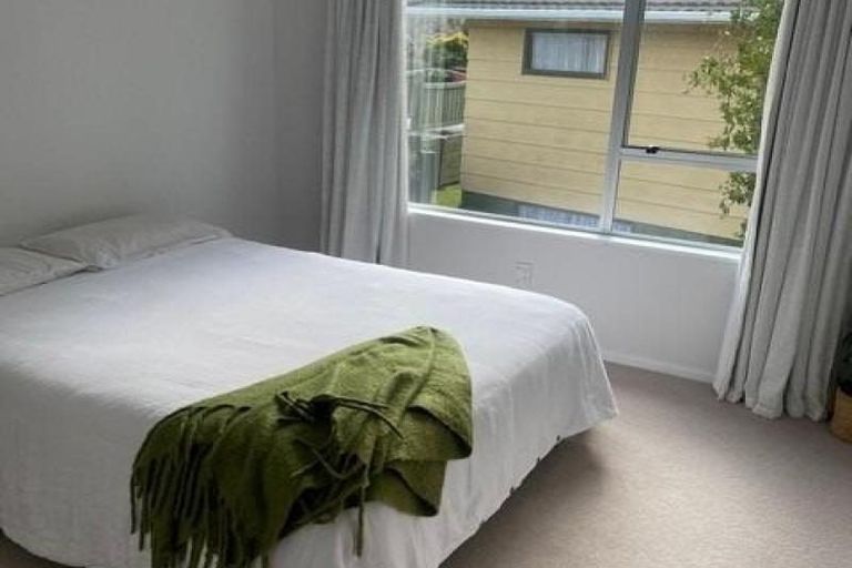 Photo of property in 14 Shaldon Crescent, Blagdon, New Plymouth, 4310