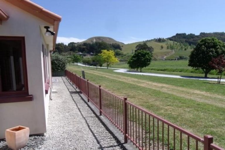 Photo of property in 40a Kensington Drive, Taradale, Napier, 4112