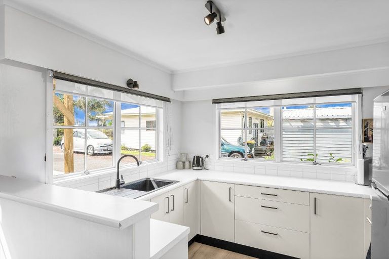 Photo of property in 19f Victoria Avenue, Waiuku, 2123