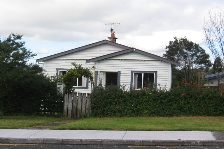 Photo of property in 1/29 Tahi Terrace, Glen Eden, Auckland, 0602