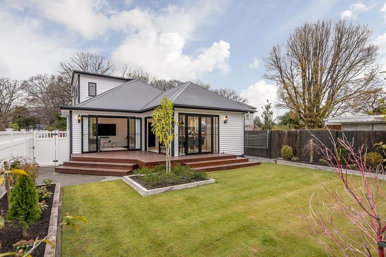 Photo of property in 36 Kahu Road, Fendalton, Christchurch, 8041