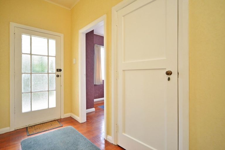 Photo of property in 46 Brandon Street, Featherston, 5710