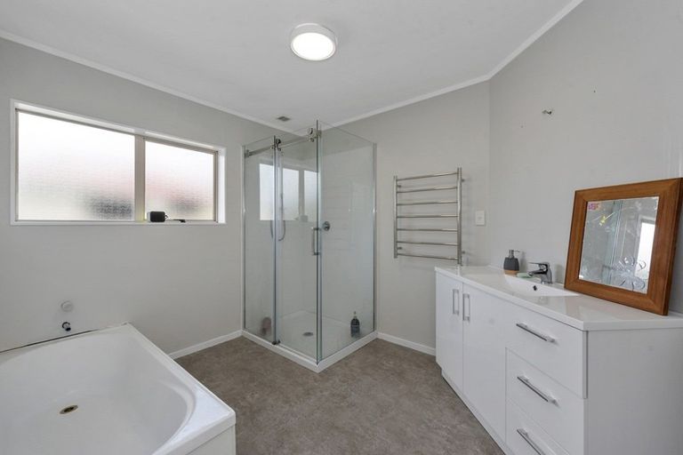 Photo of property in 17 Halcione Close, Flagstaff, Hamilton, 3210