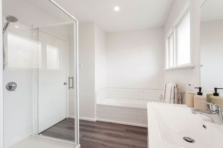 Photo of property in 27 Horseshoe Lake Road, Shirley, Christchurch, 8061