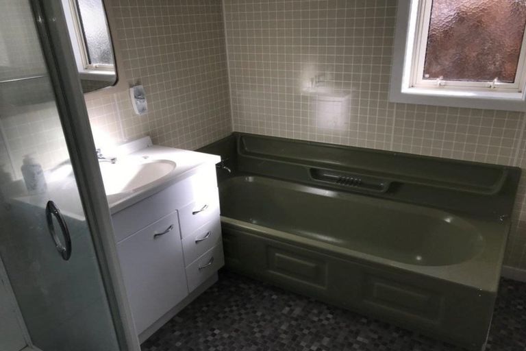 Photo of property in 1 Truby King Street, Merrilands, New Plymouth, 4312