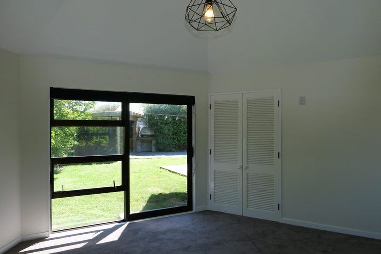 Photo of property in 3 Nugget Grove, Raumati Beach, Paraparaumu, 5032