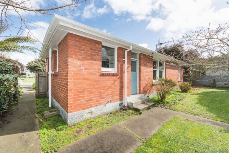 Photo of property in 22 Ashford Avenue, Hokowhitu, Palmerston North, 4410