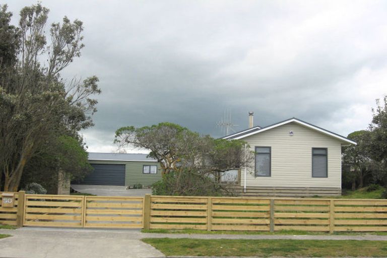 Photo of property in 50 Kahukura Avenue, Waitarere Beach, Levin, 5510