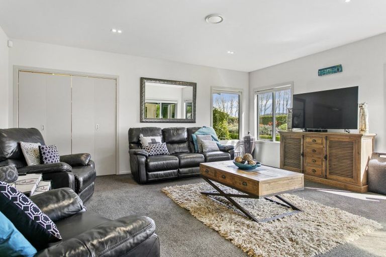 Photo of property in 72 Dalmore Way, Acacia Bay, Taupo, 3385