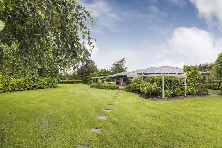 Photo of property in 234 Polson Hill Drive, Aokautere, Palmerston North, 4471
