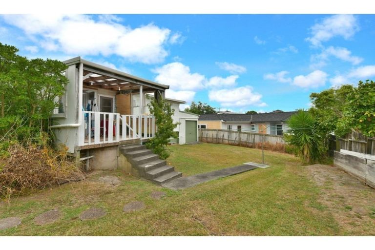 Photo of property in 998 Whangaparaoa Road, Tindalls Beach, Whangaparaoa, 0930