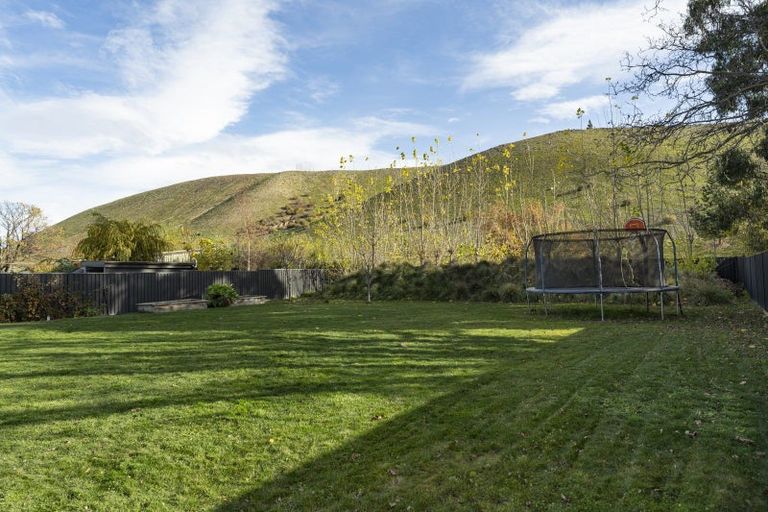 Photo of property in 20 Perriam Place, Mount Pisa, Cromwell, 9383