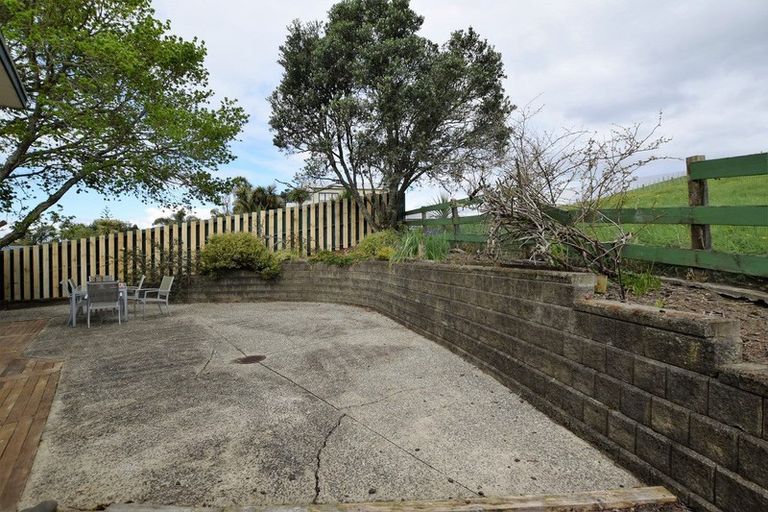 Photo of property in 21 Grassmere Road, Henderson Valley, Auckland, 0612