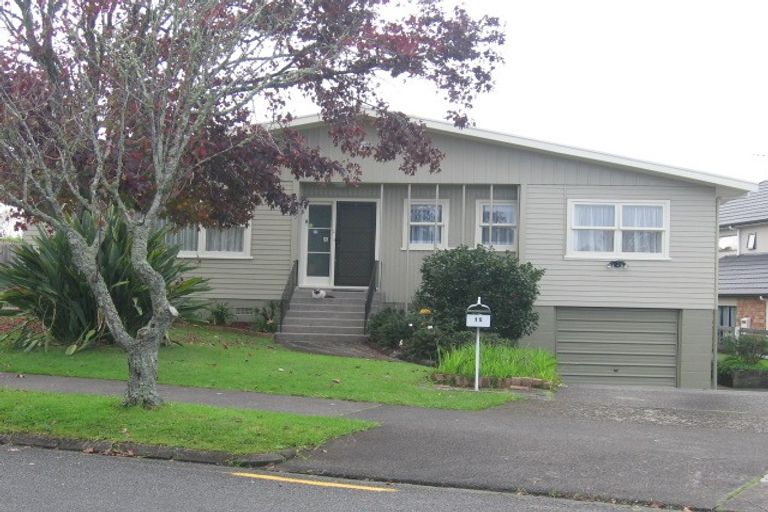 Photo of property in 15 The Crest, Sunnyhills, Auckland, 2010