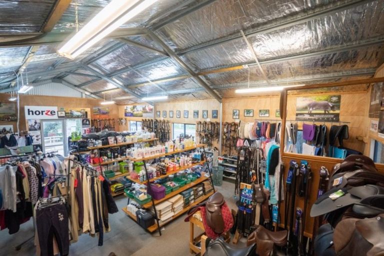 Photo of property in 422 Gillespies Line, Kairanga, Palmerston North, 4475