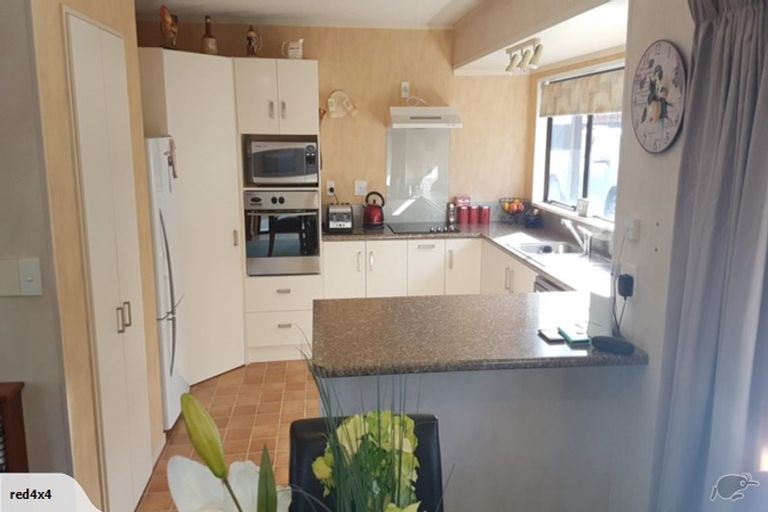 Photo of property in 6b Esmeralda Street, Welcome Bay, Tauranga, 3112