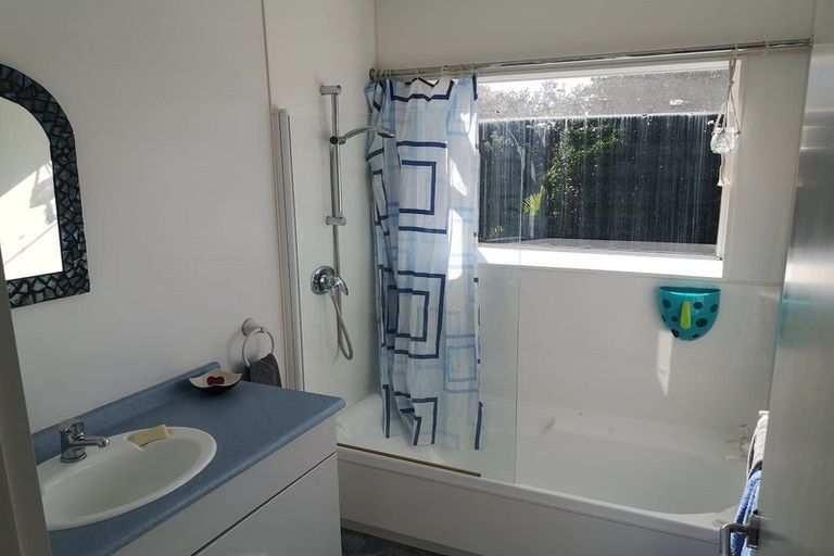 Photo of property in 19 Jay Court, Botany Downs, Auckland, 2010