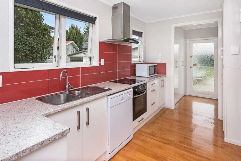 Photo of property in 5 Rainbow Place, Wattle Downs, Auckland, 2103