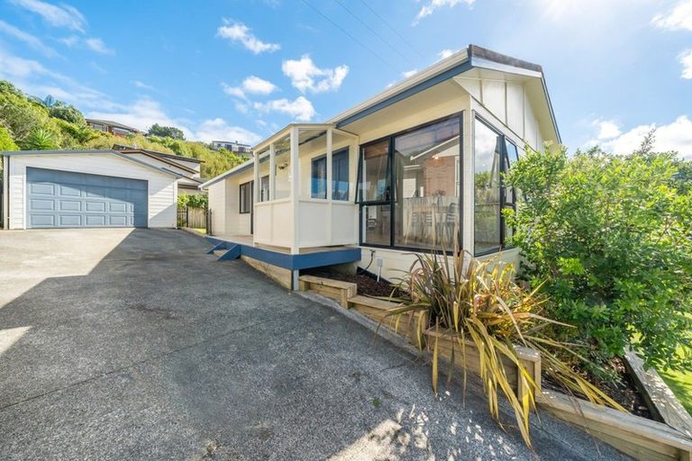 Photo of property in 1/150 Tirohanga Road, Tirohanga, Lower Hutt, 5010