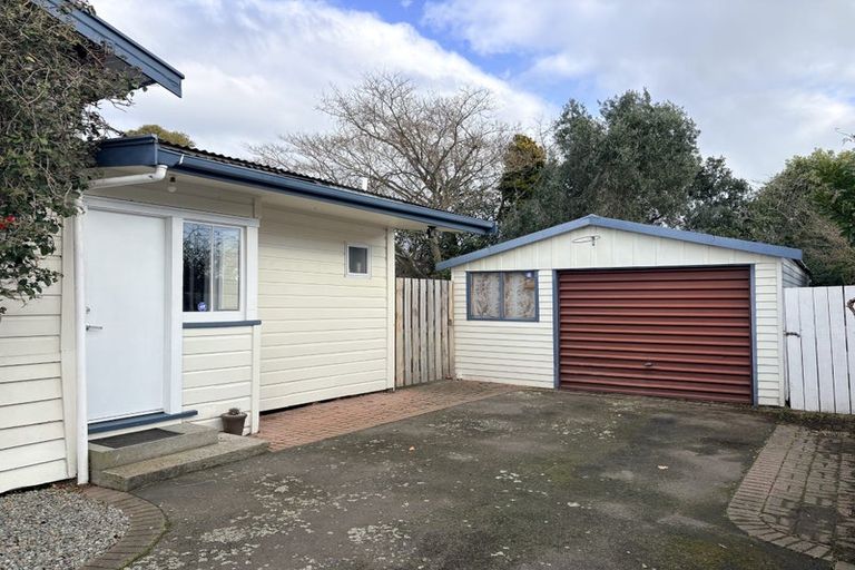 Photo of property in 24 Lyndhurst Street, Takaro, Palmerston North, 4412