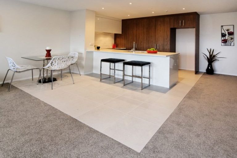 Photo of property in 86 Hobsonville Point Road, Hobsonville, Auckland, 0616