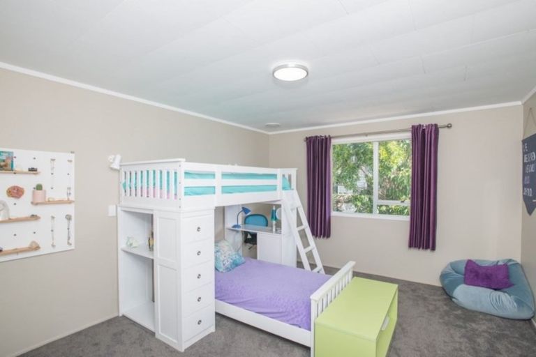 Photo of property in 57 Pacific Parade, Army Bay, Whangaparaoa, 0930