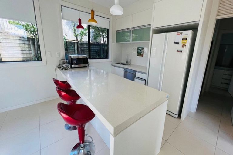 Photo of property in 15 Ballymore Drive, Pinehill, Auckland, 0632