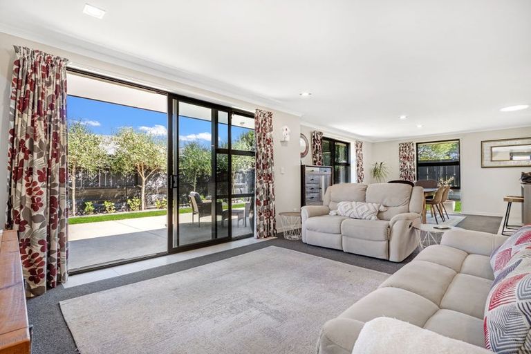 Photo of property in 10 Butterworth Crescent, Papamoa Beach, Papamoa, 3118