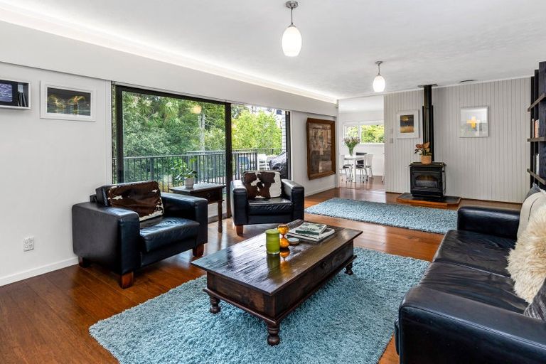 Photo of property in 68 Woodfern Crescent, Titirangi, Auckland, 0604