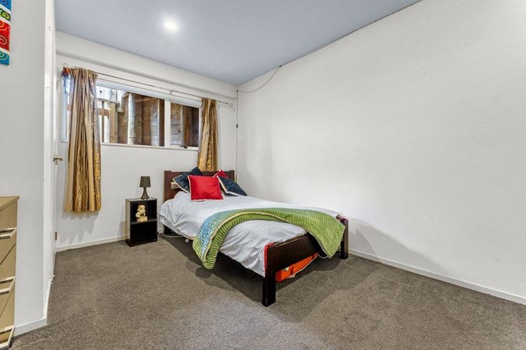 Photo of property in 57a Lavery Place, Sunnynook, Auckland, 0632