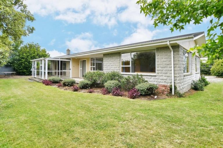 Photo of property in 10 Weston Place, Rangiora, 7400