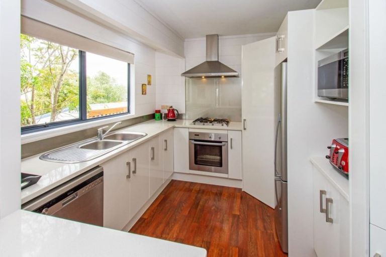 Photo of property in 15 Stevenson Road, Clarks Beach, 2122