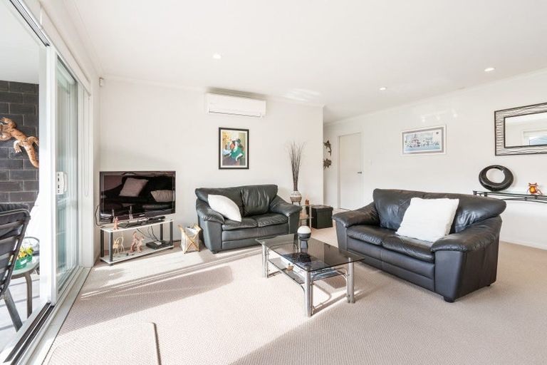 Photo of property in 20 Stace Hopper Drive, One Tree Point, 0118