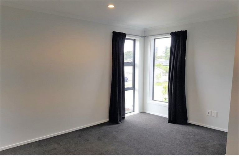 Photo of property in 1e Breakwater Way, Whitby, Porirua, 5024