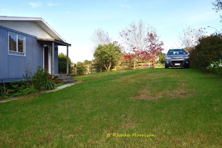Photo of property in 8 Heaths Way, Pahi, Paparoa, 0571