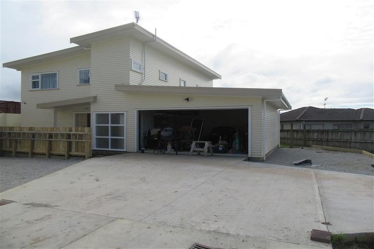 Photo of property in 117a Carlisle Road, Northcross, Auckland, 0632