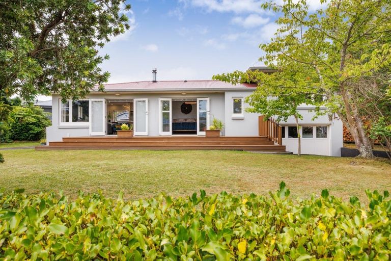 Photo of property in 2 Swansea Street, Hokowhitu, Palmerston North, 4410