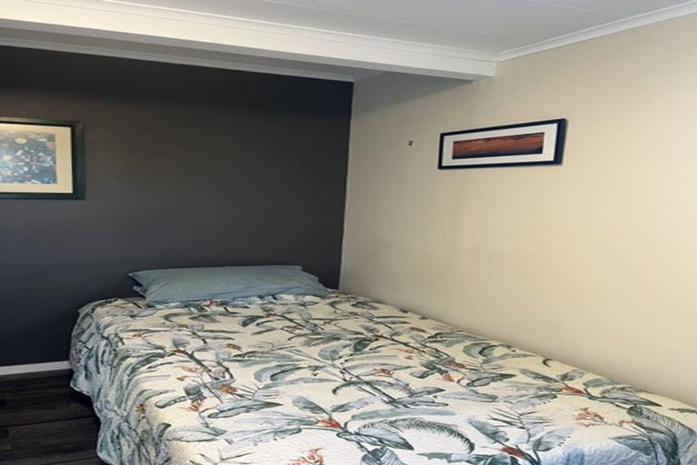 Photo of property in 108 Seaview Road, Paraparaumu Beach, Paraparaumu, 5032