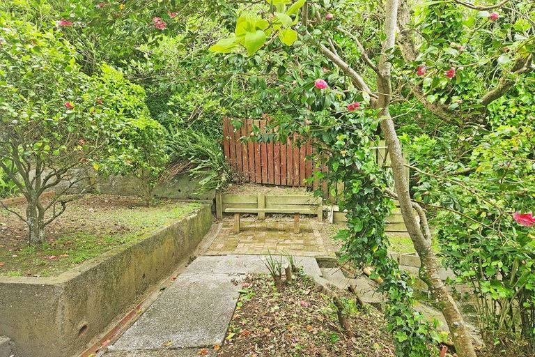 Photo of property in 34 Sheridan Terrace, Johnsonville, Wellington, 6037