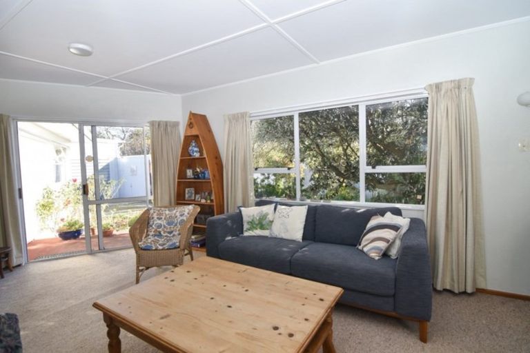 Photo of property in 15 Clifton Avenue, Carterton, 5713