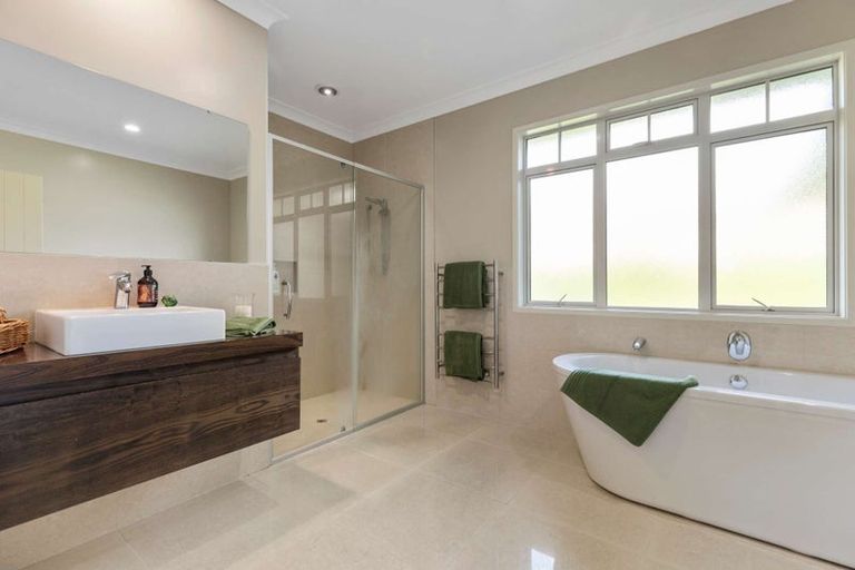 Photo of property in 6 Millbrook Drive, Waiuku, 2683