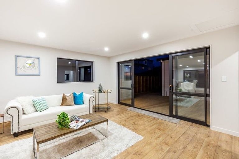 Photo of property in 46 Ascension Crescent, Orewa, 0931