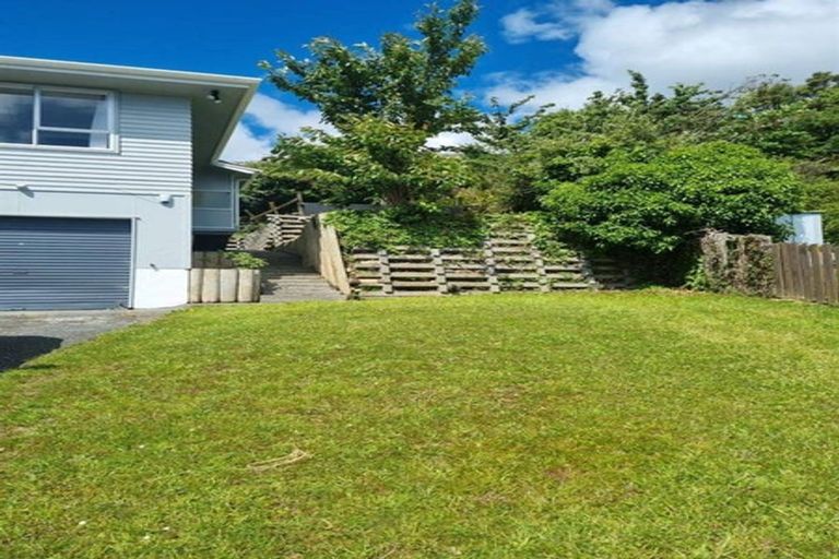 Photo of property in 16 Tyrone Grove, Wainuiomata, Lower Hutt, 5014