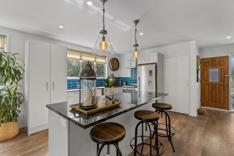 Photo of property in 21 Ratanui Road, Paraparaumu, 5032