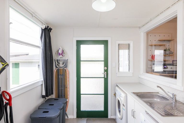 Photo of property in 958 Tremaine Avenue, Roslyn, Palmerston North, 4414